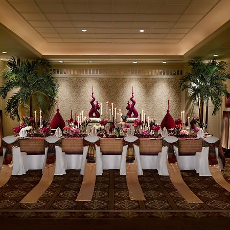 Dusit Thani Hua Hin Csaam Kültér fotó The Royal Thai Ballroom