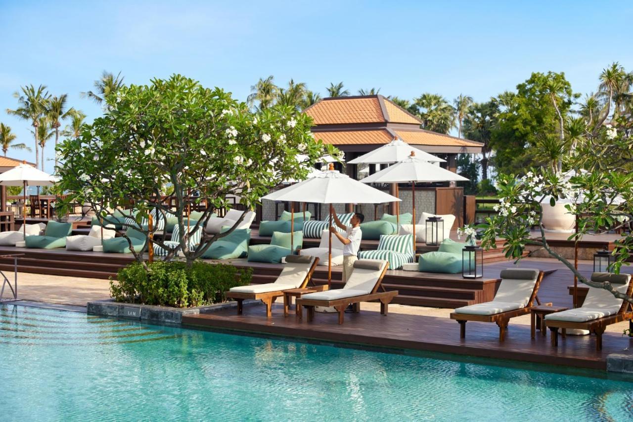 Dusit Thani Hua Hin Csaam Kültér fotó The pool at the hotel