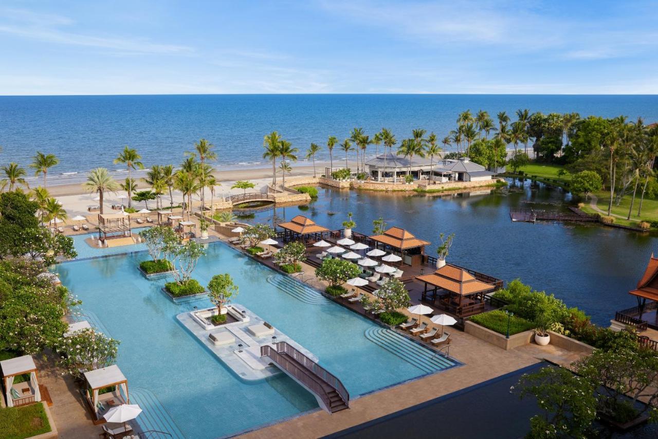 Dusit Thani Hua Hin Csaam Kültér fotó The pool at the hotel