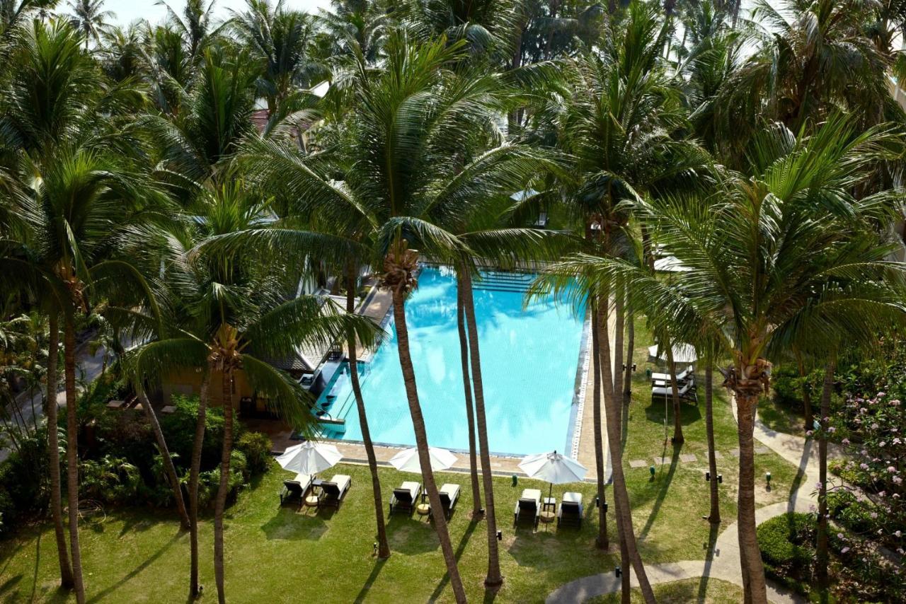 Dusit Thani Hua Hin Csaam Kültér fotó The pool at the hotel