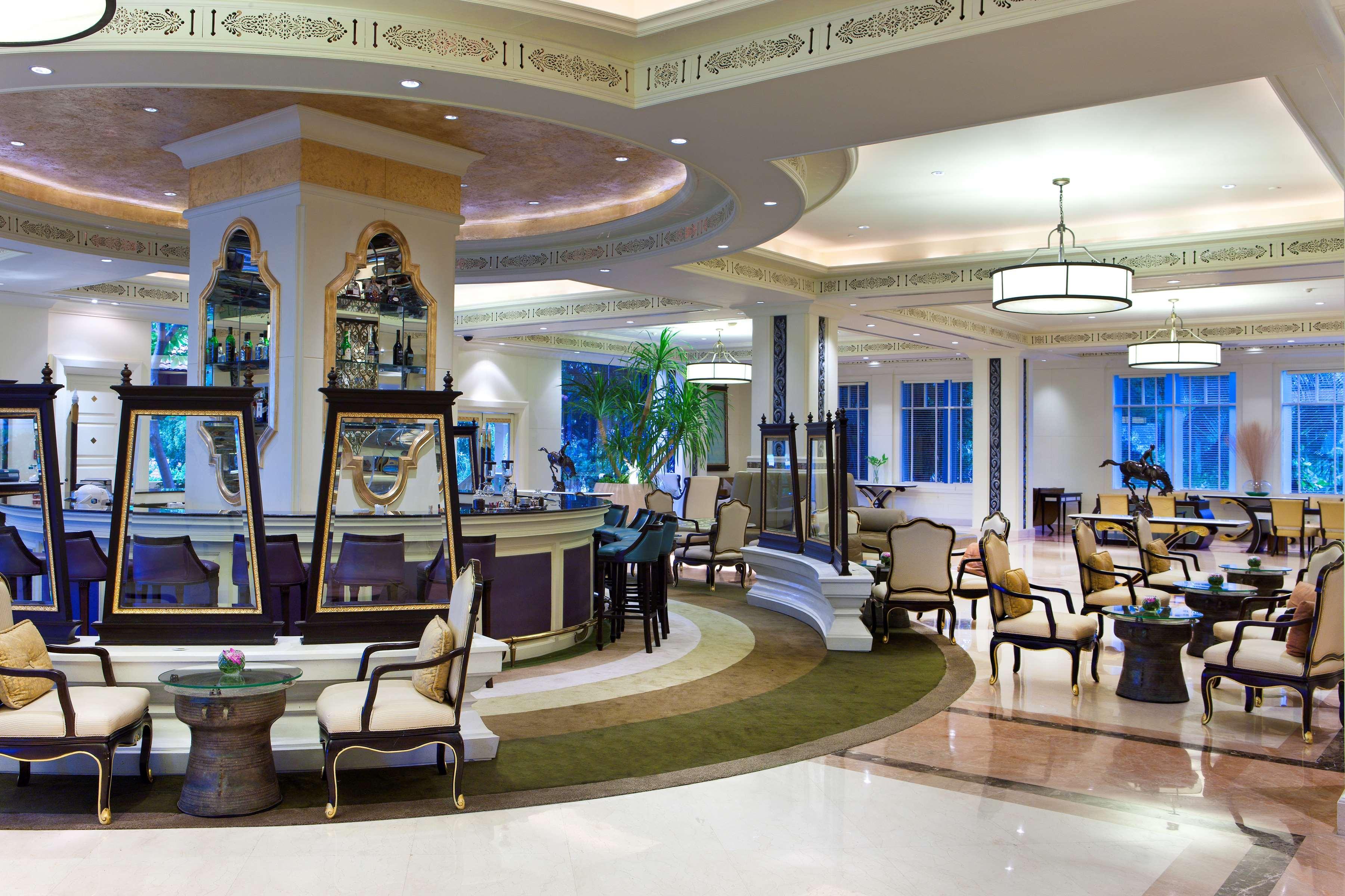 Dusit Thani Hua Hin Csaam Kültér fotó The lobby of the hotel